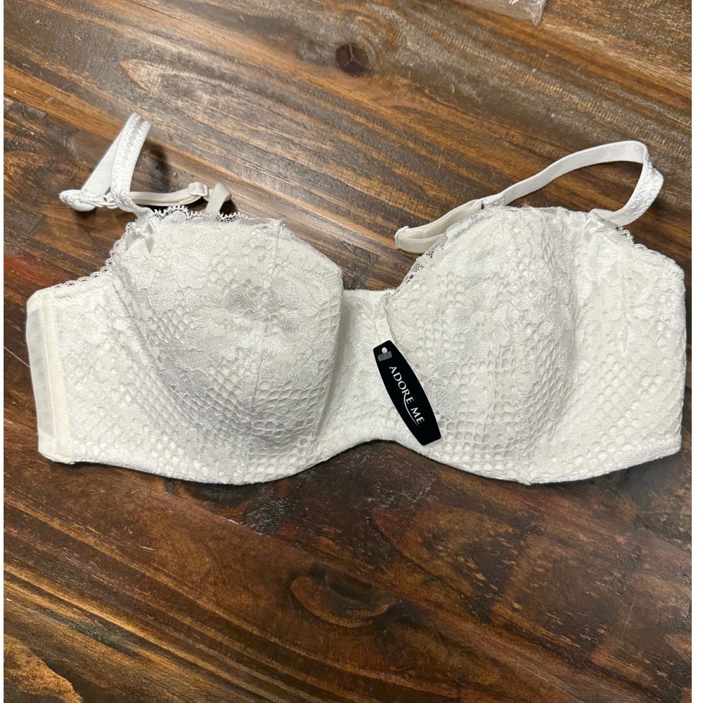 Adore Me White Lace Underwire‎ Bra  Adjustable Straps Lightly Padded 36D NWT
